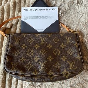 Louis Vuitton pouchette